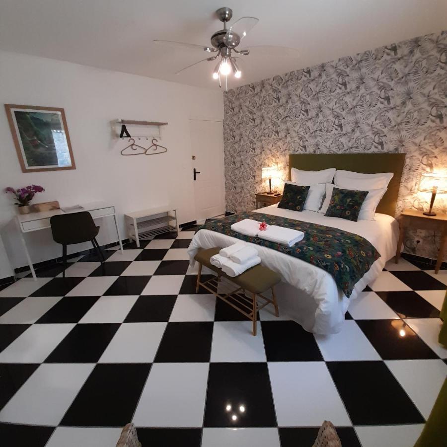 Villa Garriga Le Bois de Nefles  Pokoj fotografie