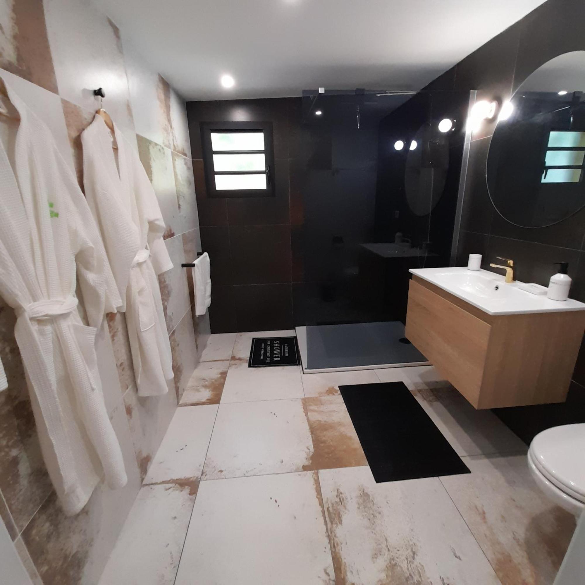 Villa Garriga Le Bois de Nefles  Pokoj fotografie